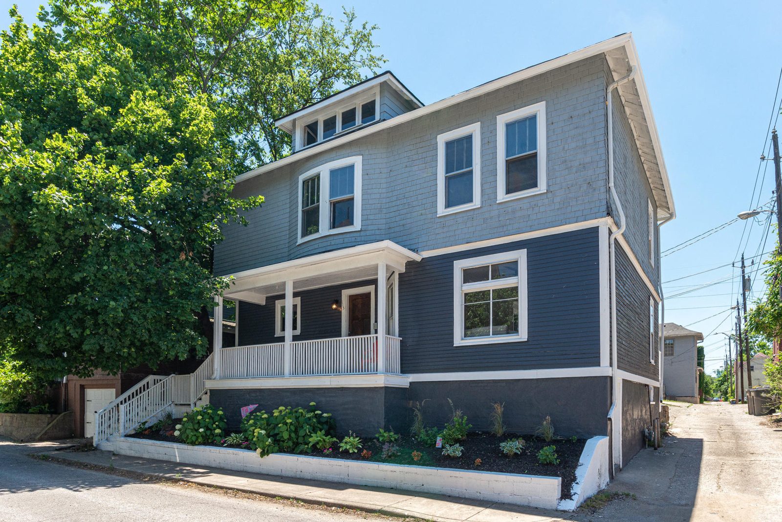 115 Charlotte Pl — Renovation project by Ultra Elite Group